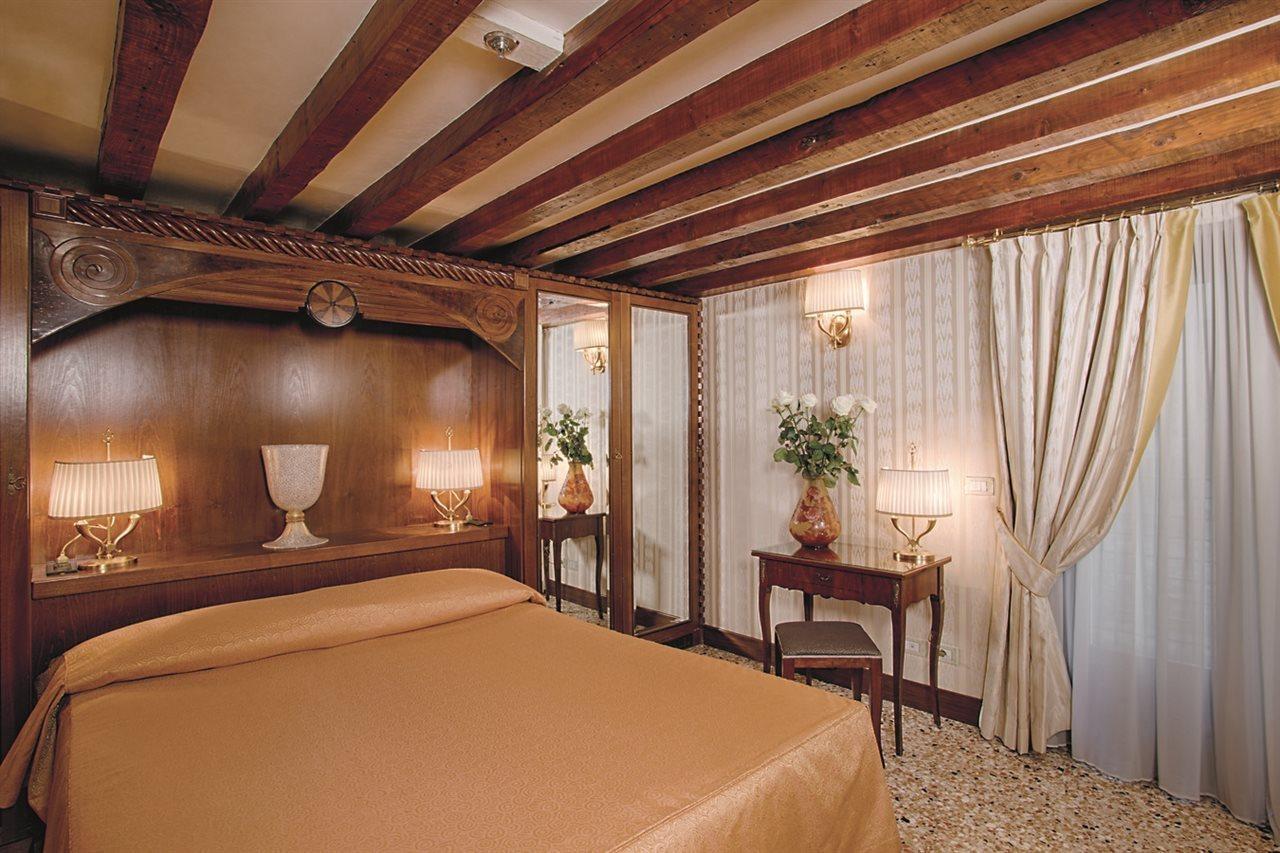 ホテル パラッツォ ステルン ヴェネツィア エクステリア 写真